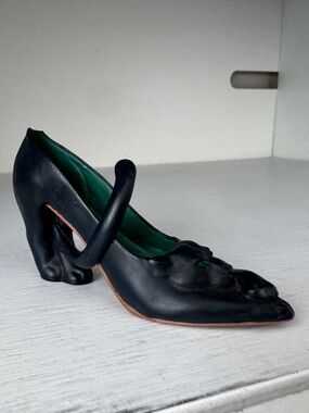 Just the Right Shoe “On The Prowl” 2000 Item 25120